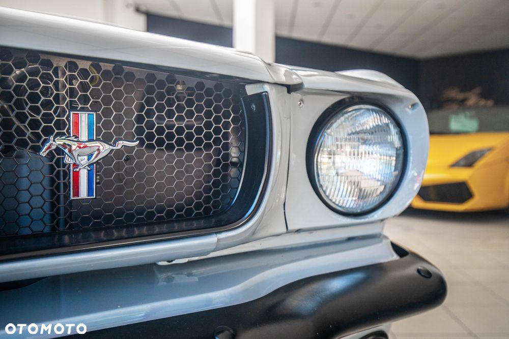Ford Mustang - 17
