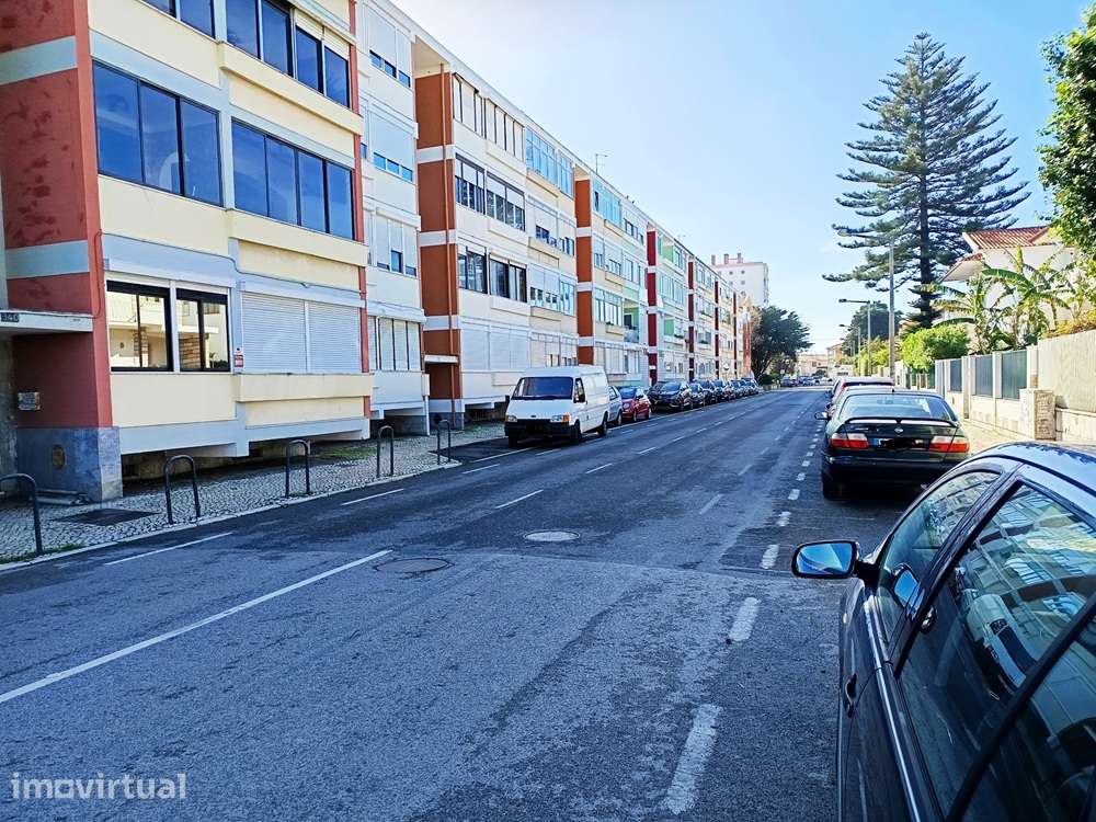 Carcavelos/Parede arrenda arrecadação - Grande imagem: 2/6