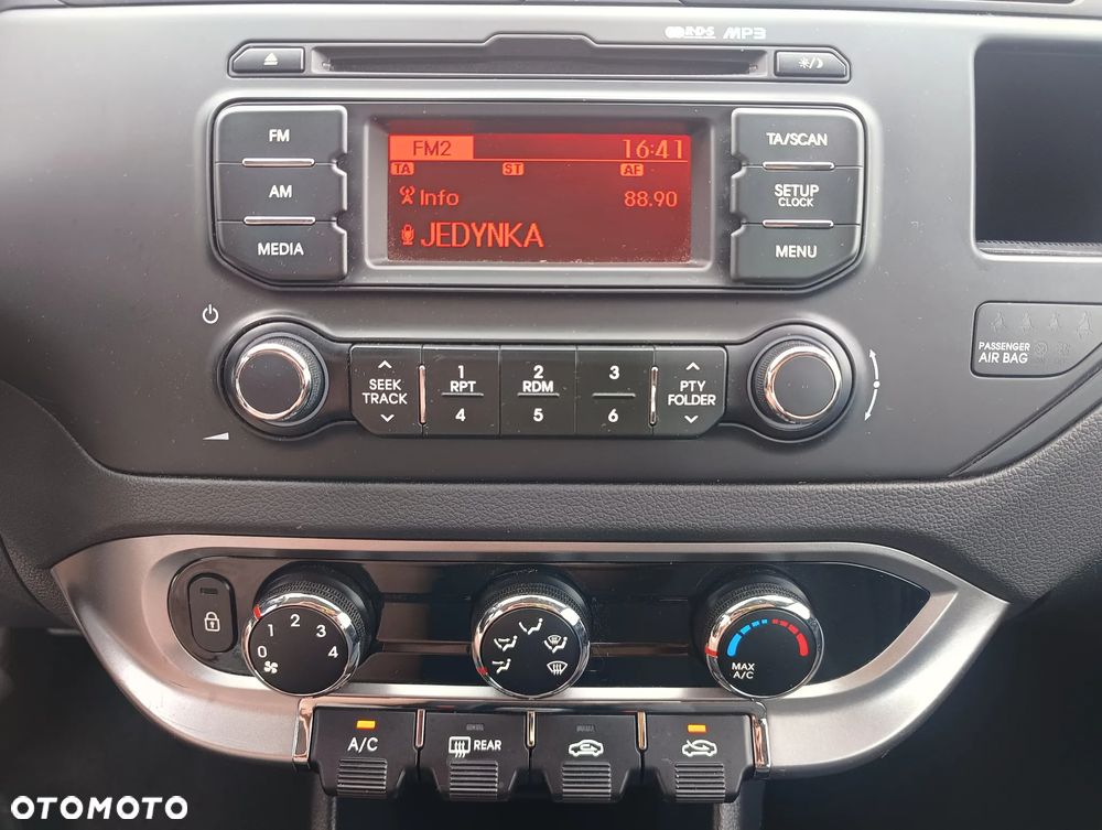 Kia Rio 1.2 Attract - 20