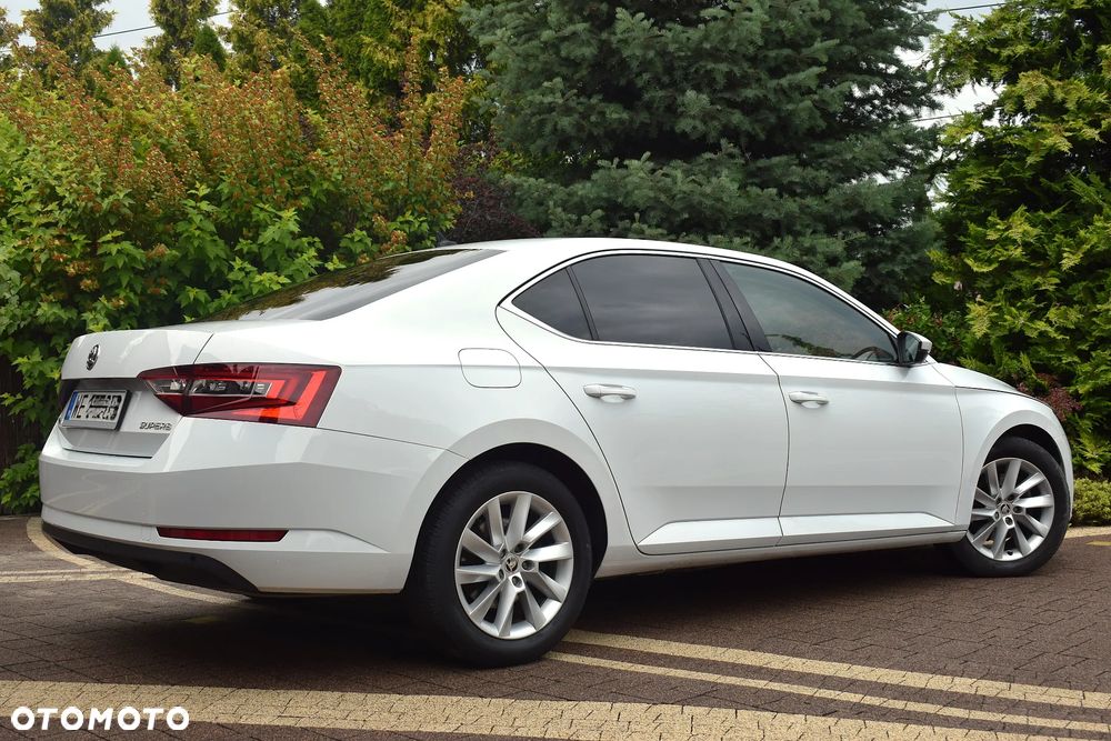 Skoda Superb 2.0 TDI SCR Style - 3