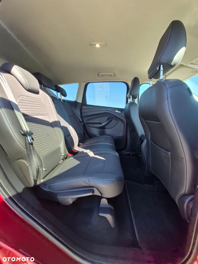 Ford Kuga - 36