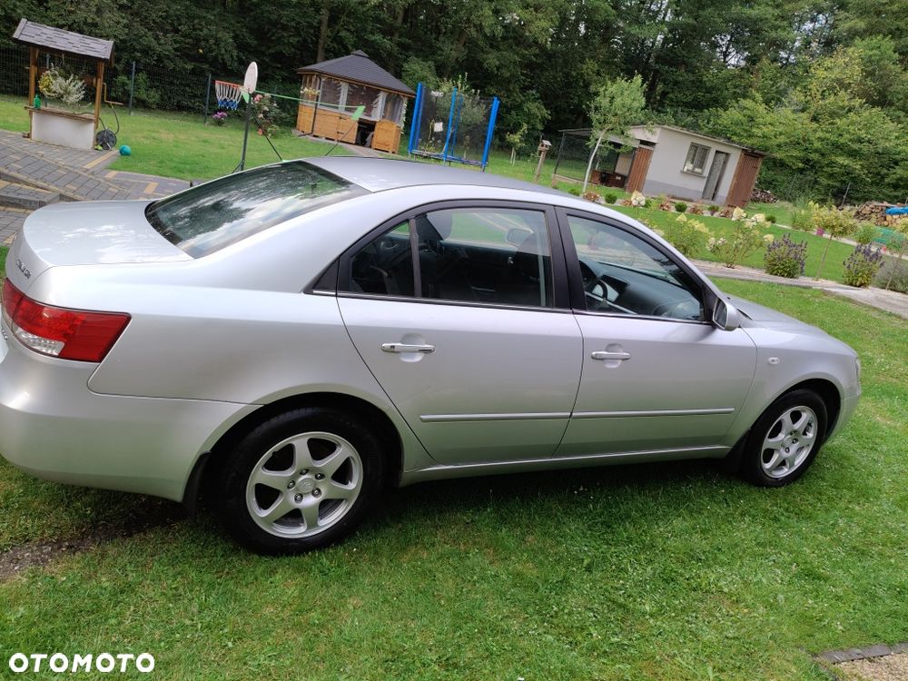 Hyundai Sonata - 3