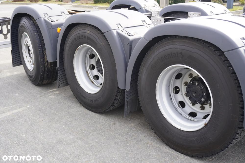 MAN TGX 35.580 8x4-4 / rama 830 cm / oś skrętna / 260 tys. km - 13