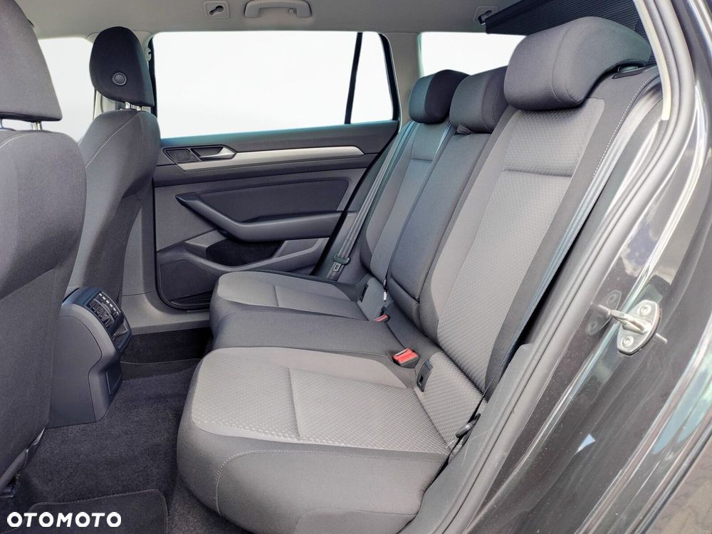 Volkswagen Passat Variant 2.0 TDI SCR Business DSG - 11
