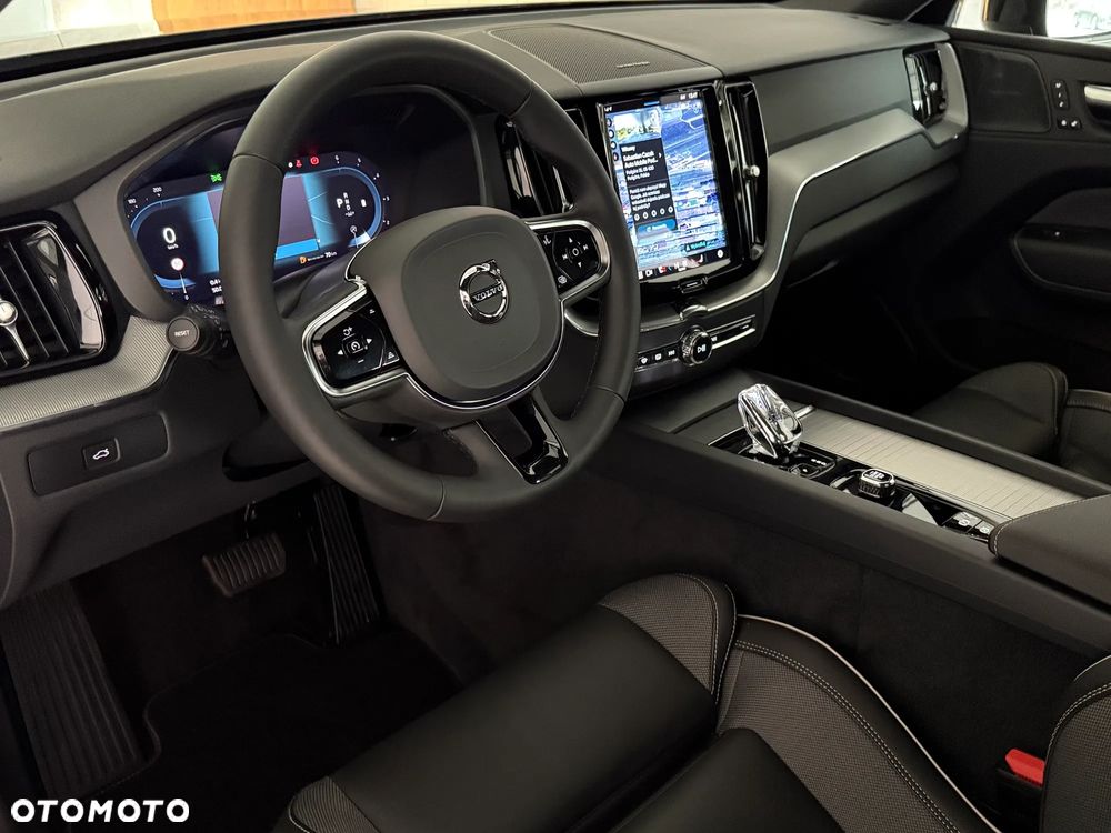 Volvo XC 60 B4 D AWD Plus Dark - 12