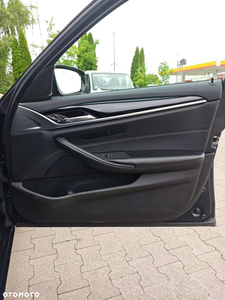 BMW Seria 5 520d Efficient Dynamics Edition Sport Line - 30