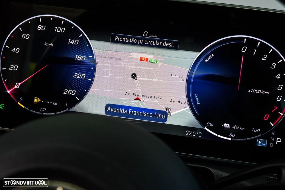 Mercedes-Benz C 300 e AMG Line - 18