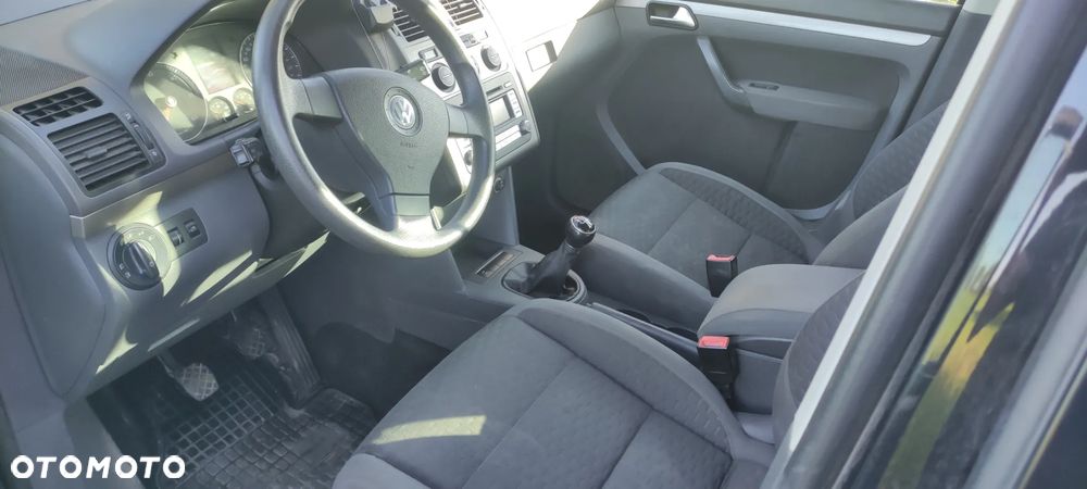 Volkswagen Touran 2.0 TDI DPF United - 13