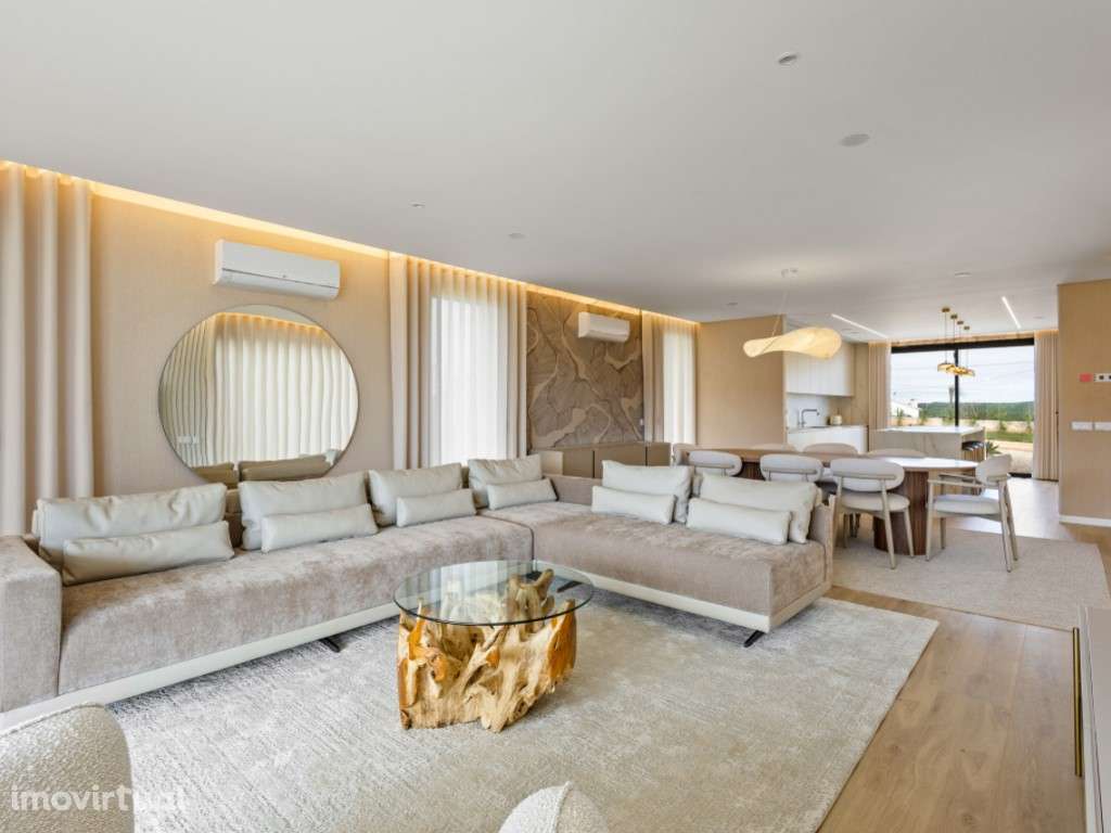 Moradia com 1,8 hectares de terreno e vistas deslumbrantes - Grande imagem: 4/37