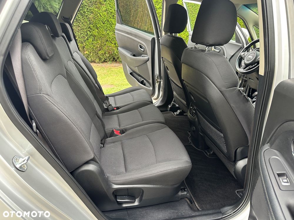 Kia Carens 1.6 GDI ISG Vision - 22