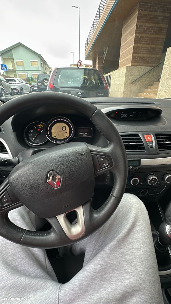 Renault Mégane 1.5 dCi Dynamique - 5