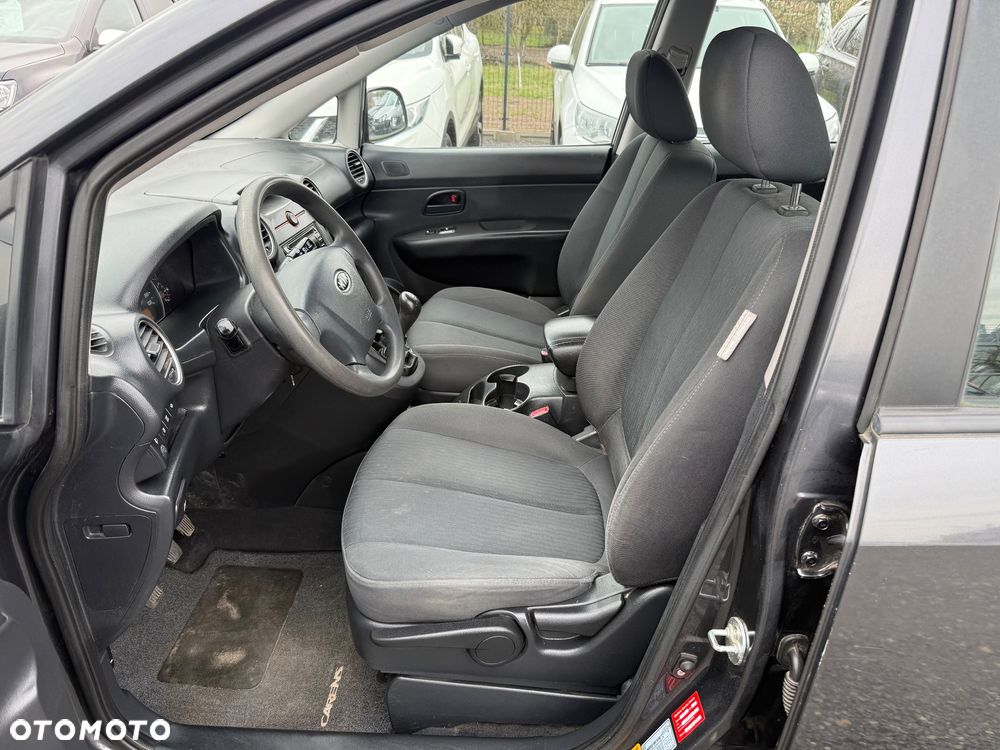 Kia Carens 2.0 CVVT EX - 15