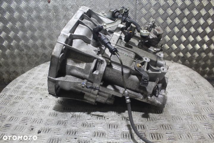 SKRZYNIA BIEGÓW 6 SUZUKI SX4 S-CROSS LIFT 1.4 - 2