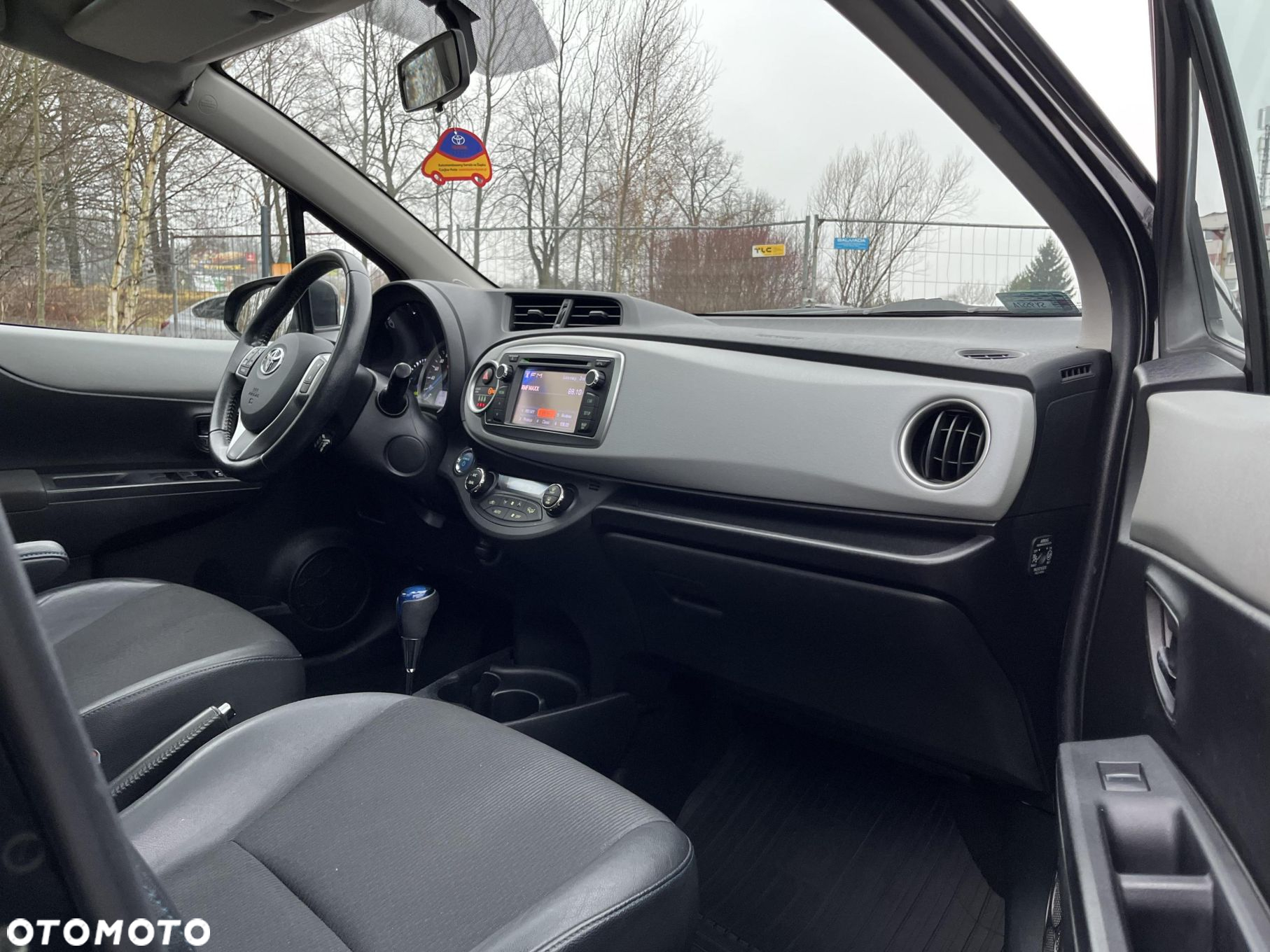 Toyota Yaris Hybrid 100 Dynamic - 15
