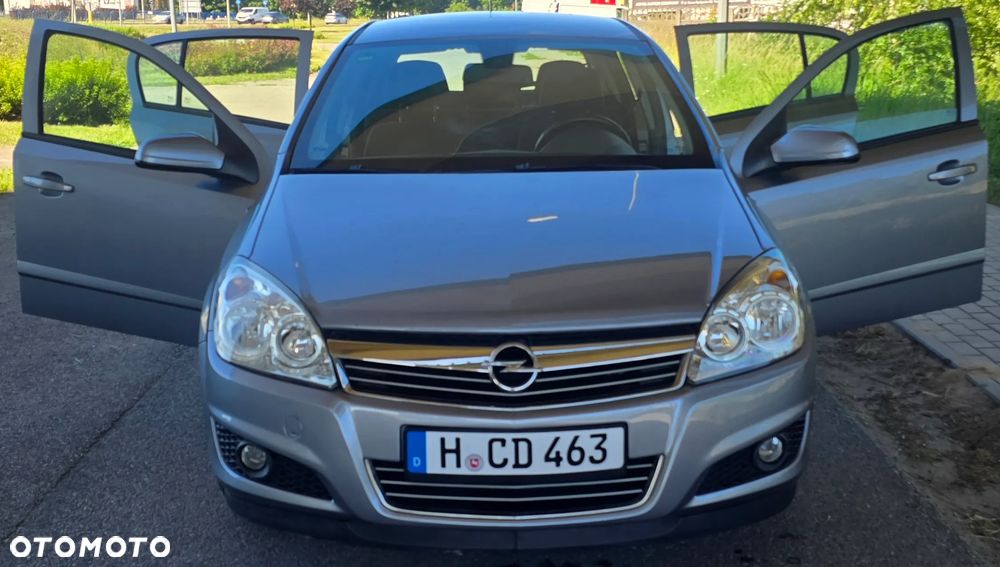 Opel Astra 1.4 150 Jahre - 12