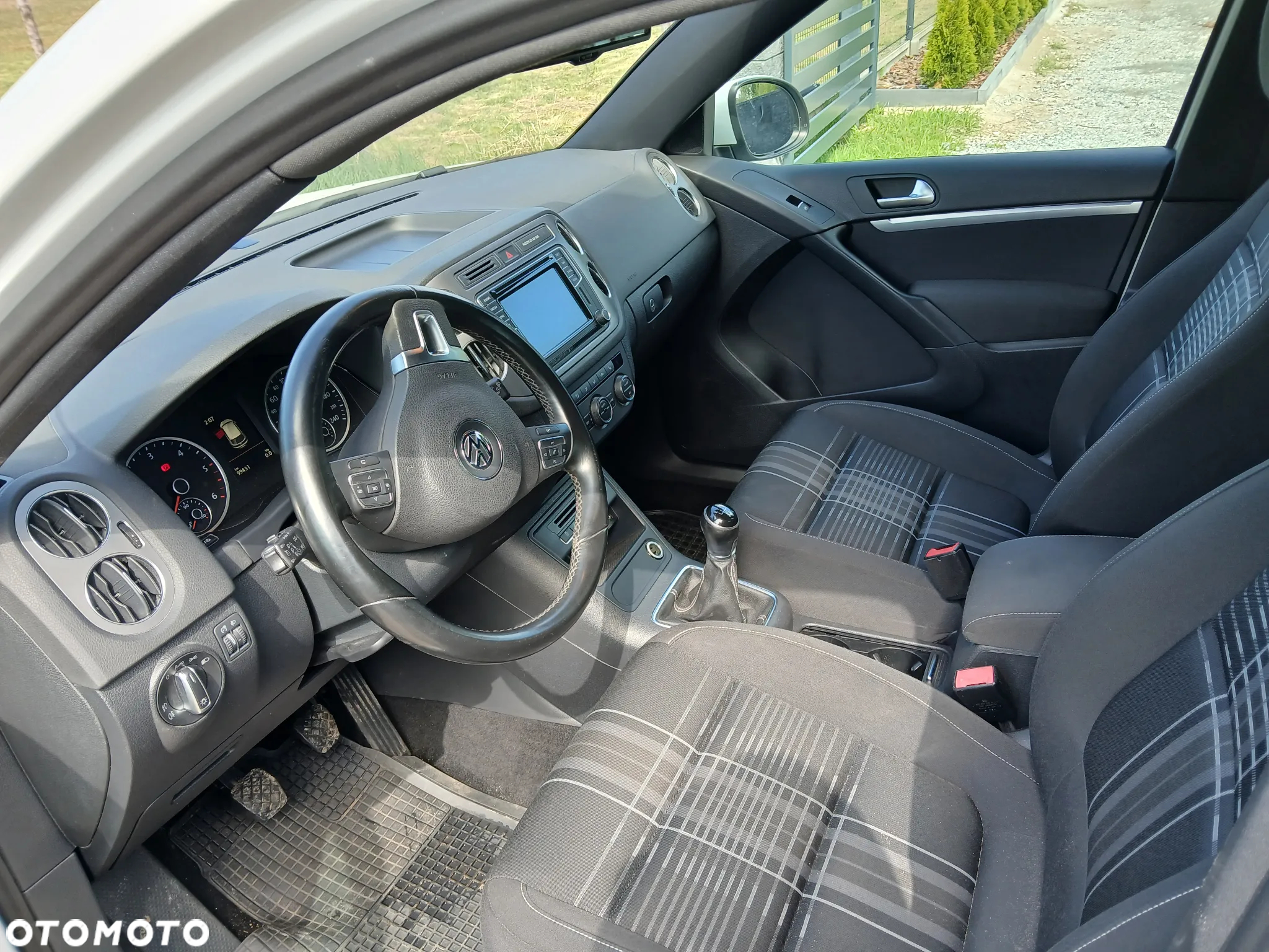 Volkswagen Tiguan 2.0 TDI SCR BlueMotion Technology Lounge Sport & Style - 9