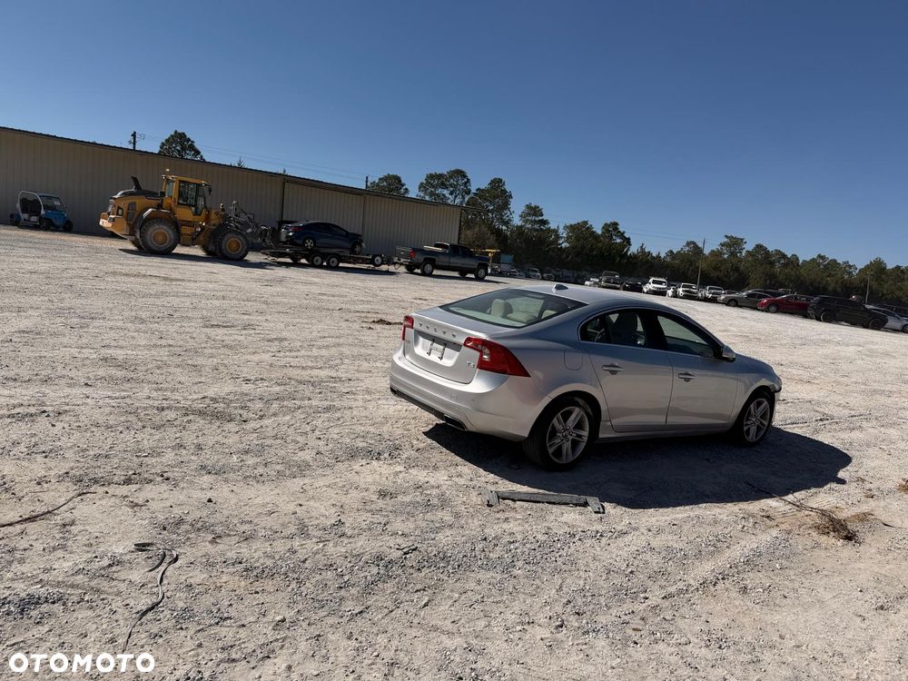 Volvo S60 - 16