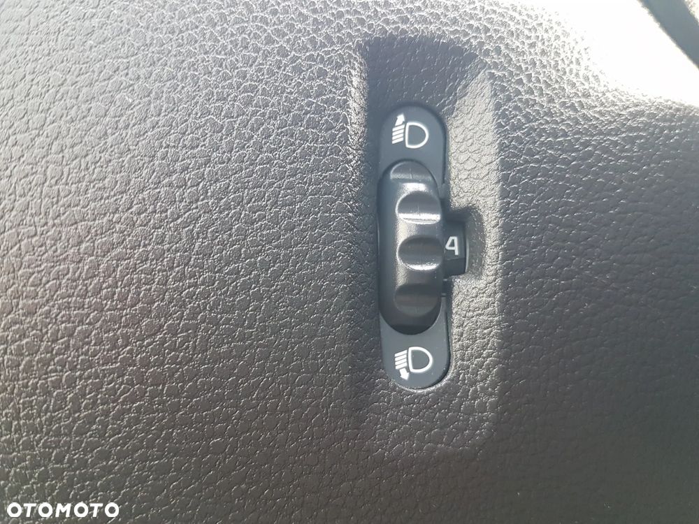 Renault MASTER KONTENER 8EP 4,22x2,23x2,24 KLIMA KRAJOWY MANUAL  6-BIEGÓW - 36