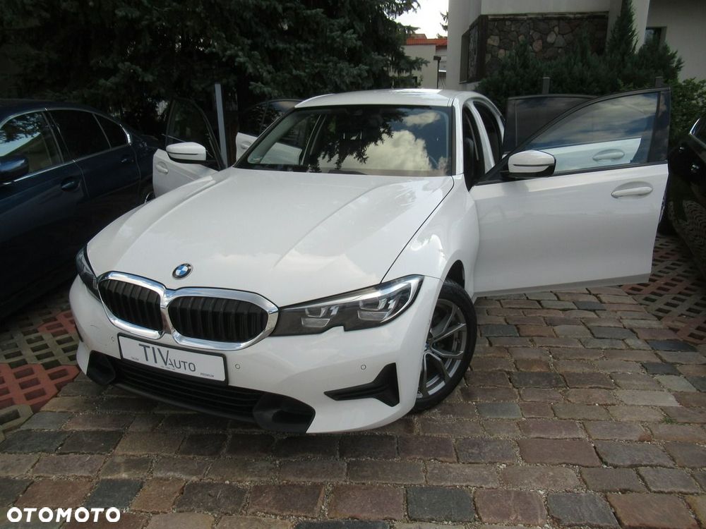 BMW Seria 3 318d MHEV Sport Line - 36