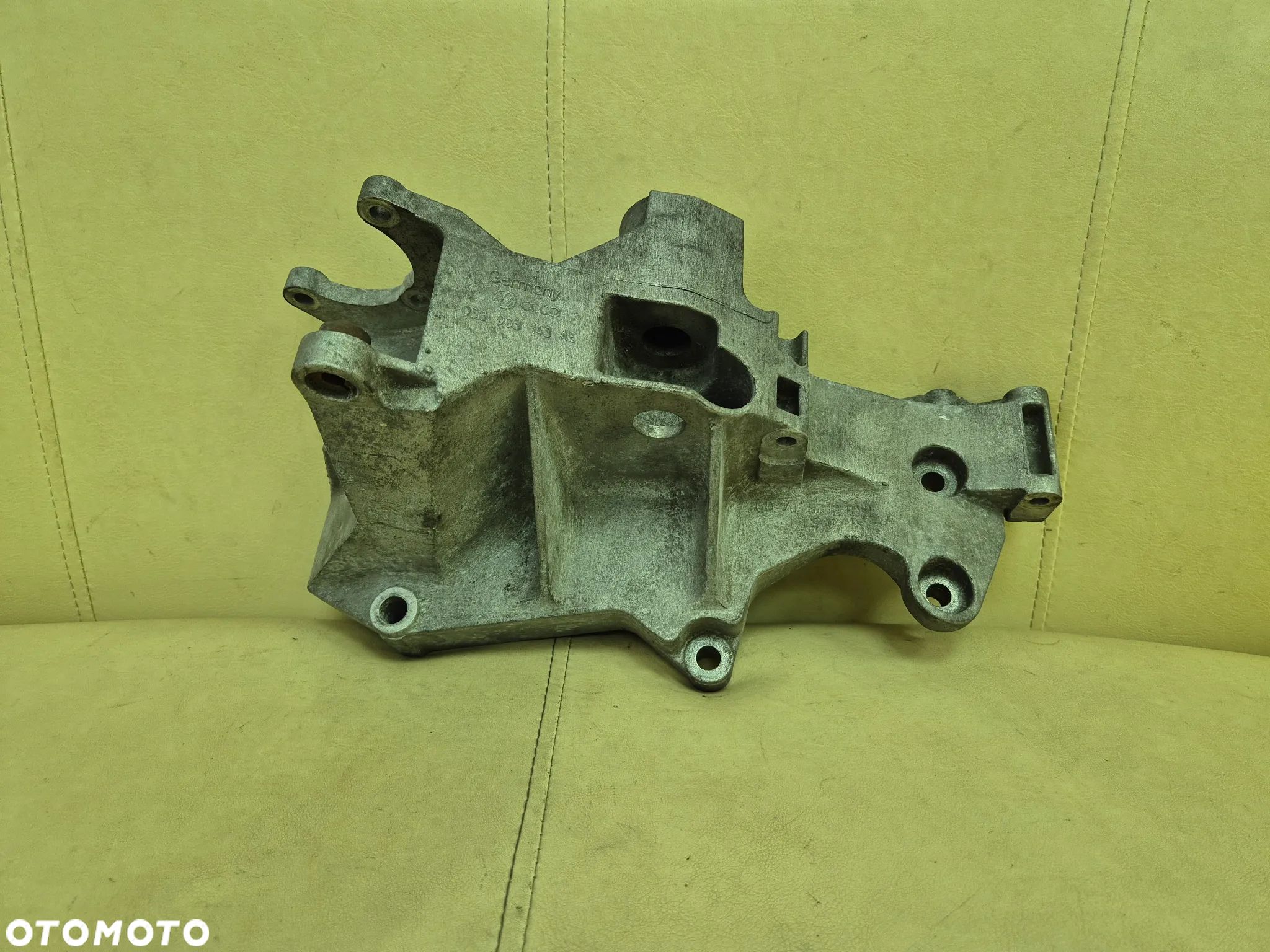 ŁAPA WSPORNIK MOCOWANIE ALTERNATORA VW PASSAT B5 FL/ AUDI A4 B6/ A6 C5/ SKODA SUPERB 1.9 TDI 038903143AE - 1