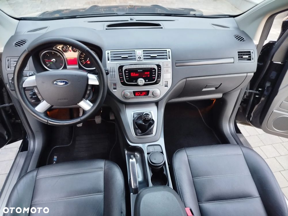 Ford Kuga 2.0 TDCi 4x4 Titanium - 34