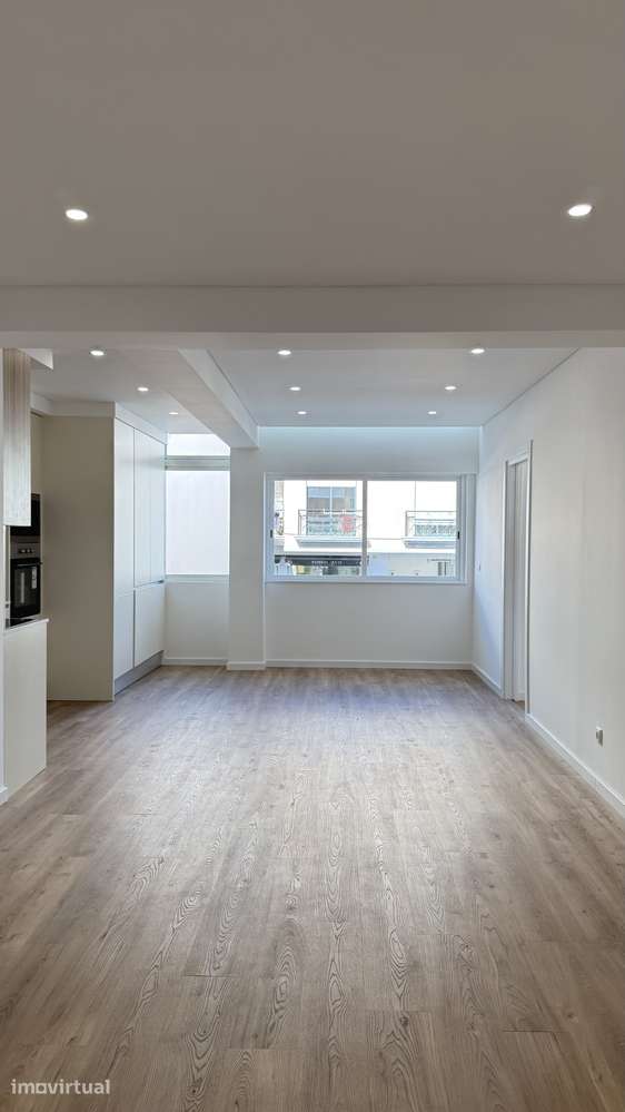 Apartamento T2 Remodelado a 500m da praia - Grande imagem: 3/14