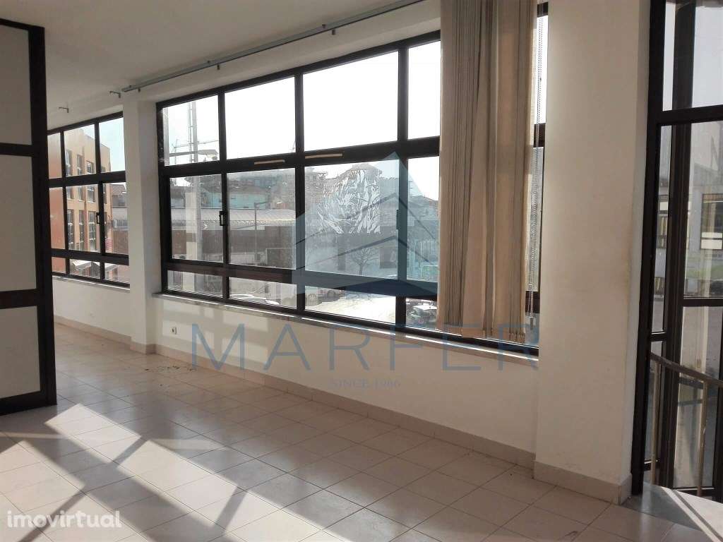 Armazém 650m2 - Grande imagem: 3/5