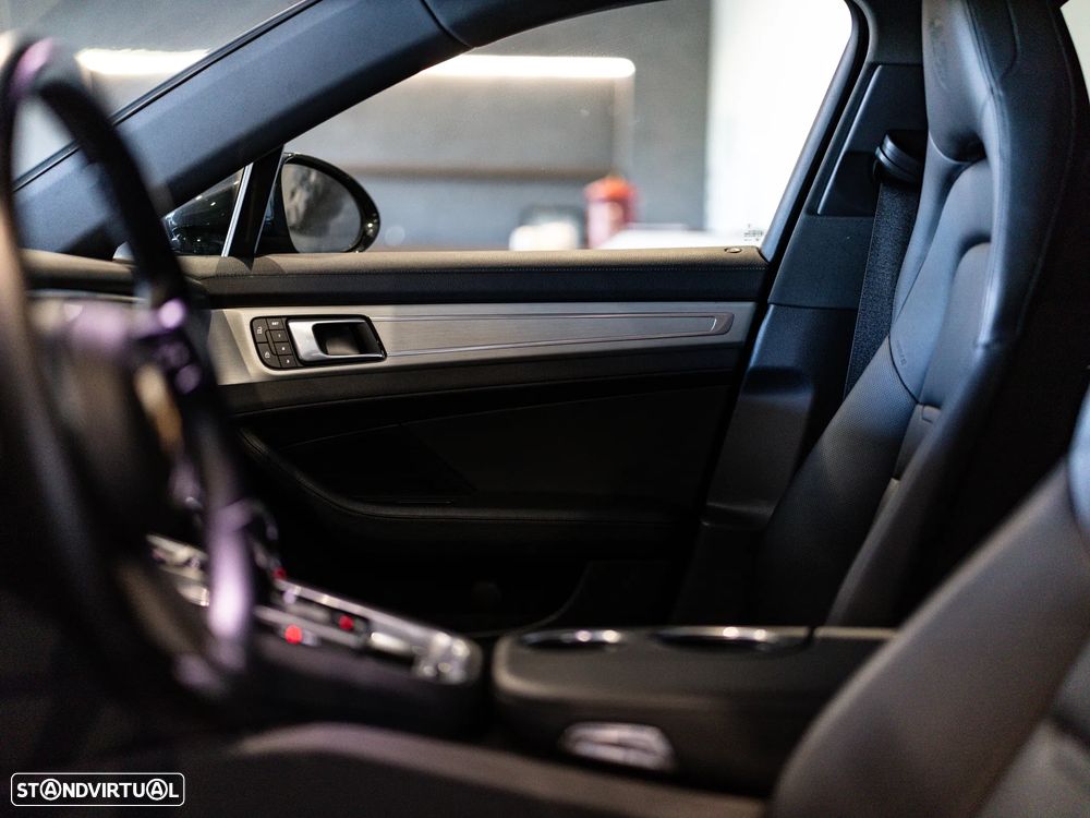 Porsche Panamera Sport Turismo 4 E-Hybrid Platinum Edition - 37