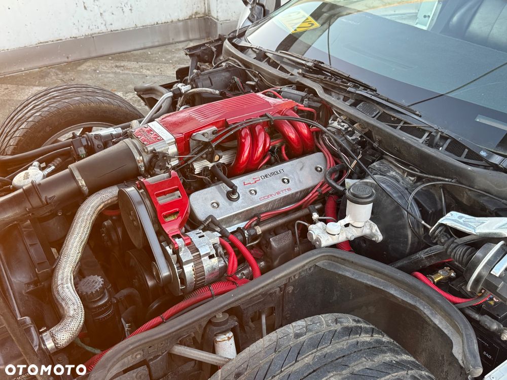 Chevrolet Corvette - 24