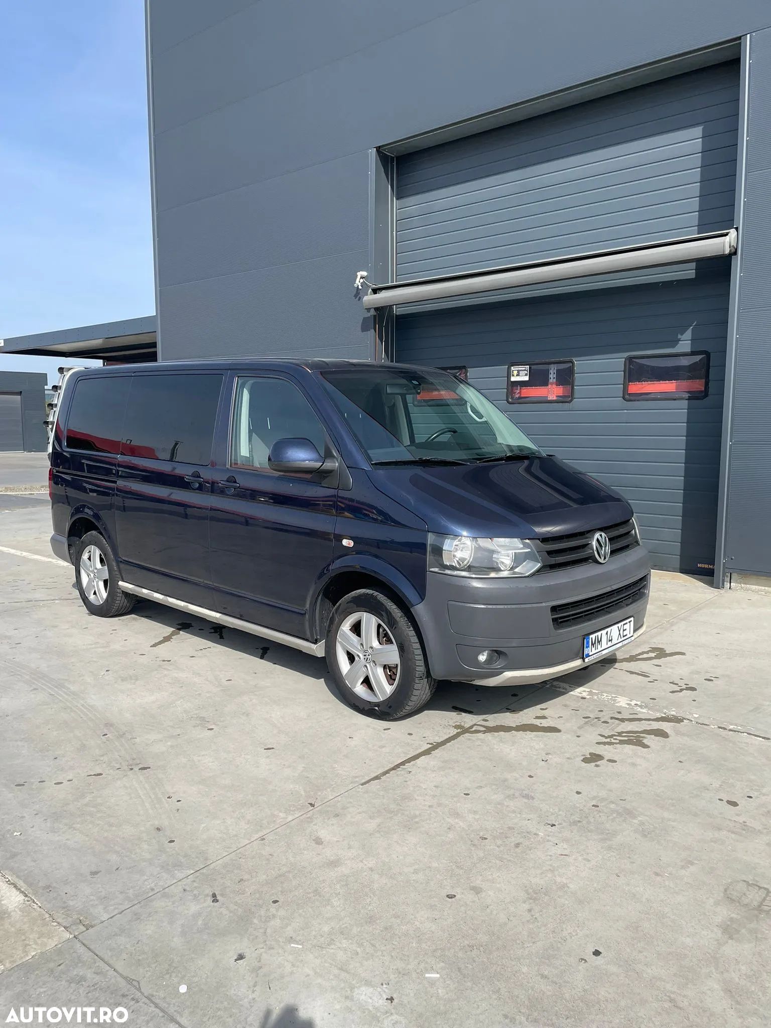 Volkswagen Multivan - 1