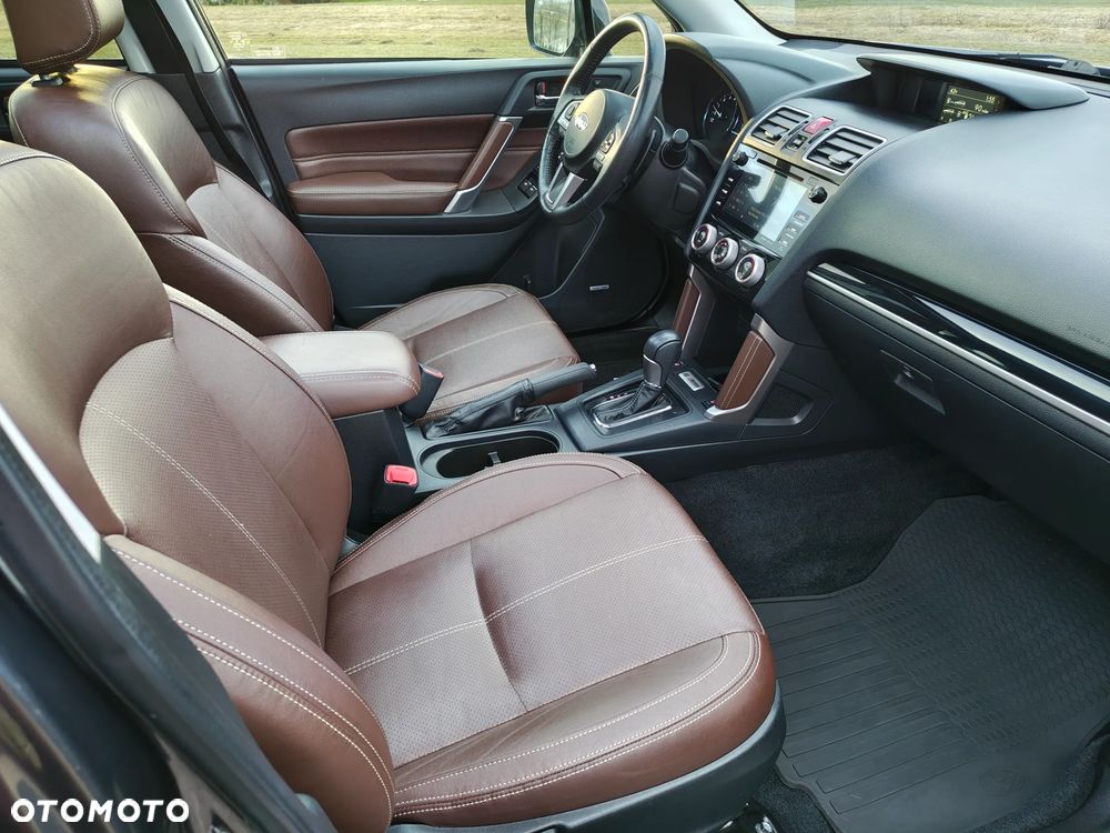 Subaru Forester 2.0 XT Platinum Lineartronic - 26