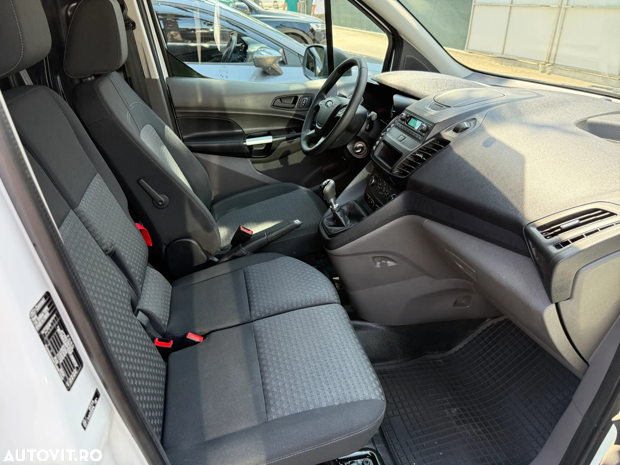 Ford Transit Connect 1.5 EcoBlue 100CP 6MT Kombi Commercial L2 Active - 12
