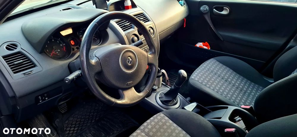 Renault Megane 1.6 16V Expression - 9