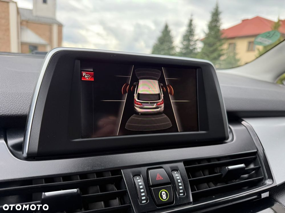 BMW Seria 2 216d - 27