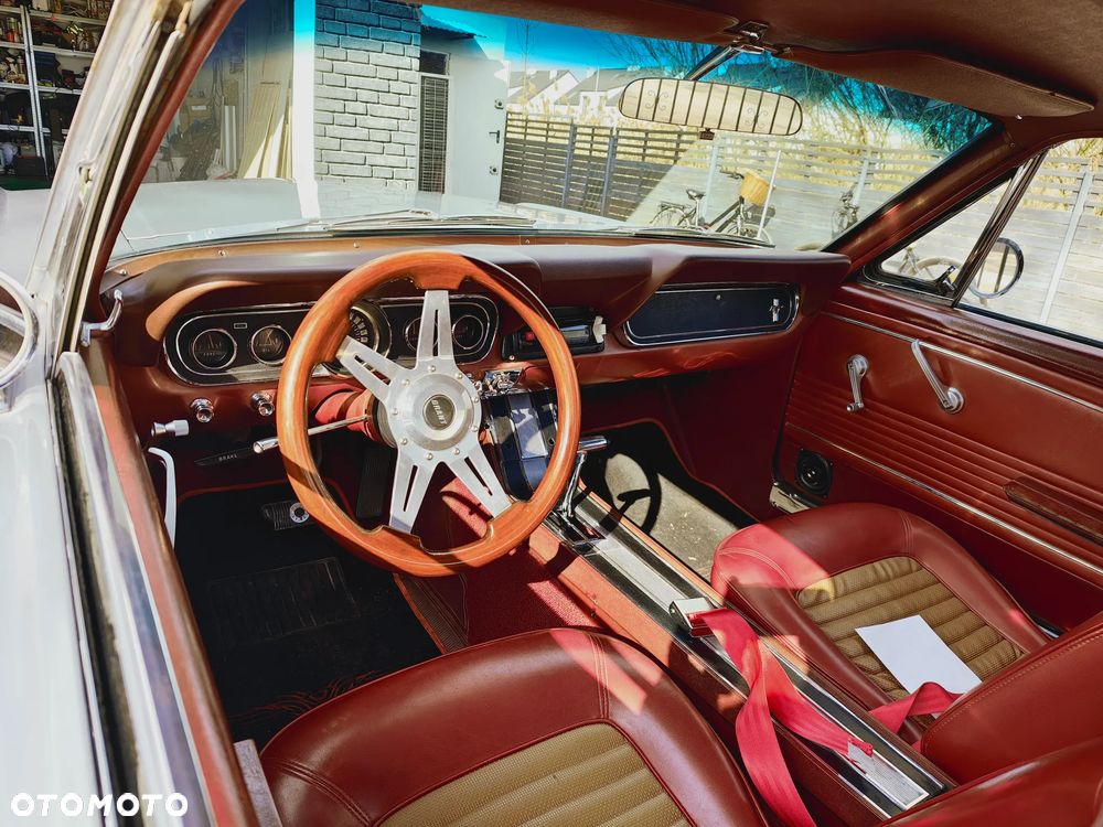 Ford Mustang - 6