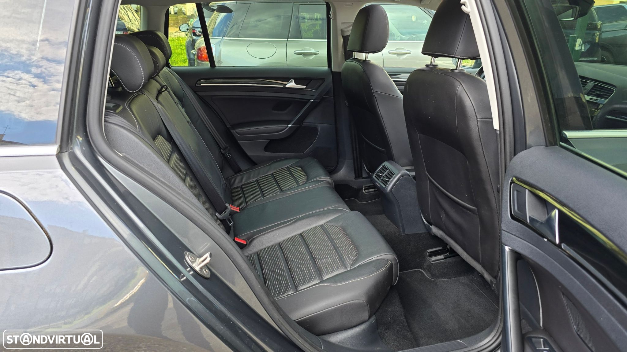 VW Golf Variant 1.6 TDi Highline DSG - 50