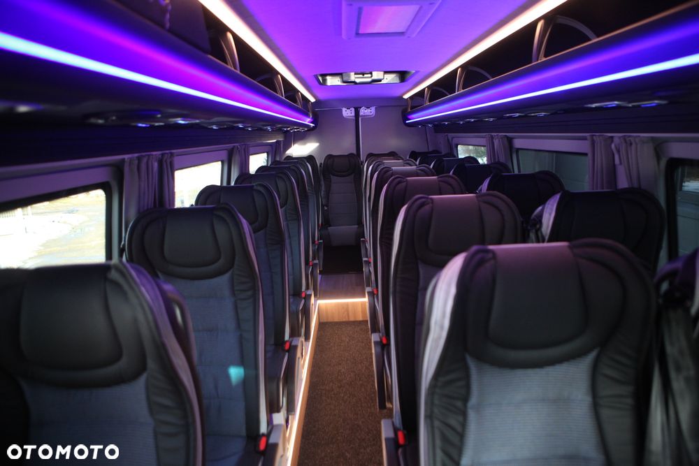 Mercedes-Benz Sprinter 519 - 12
