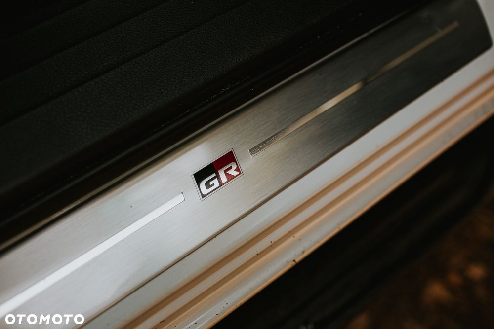 Toyota Hilux 2.8 D-4D Double Cab GR Sport II 4x4 - 39