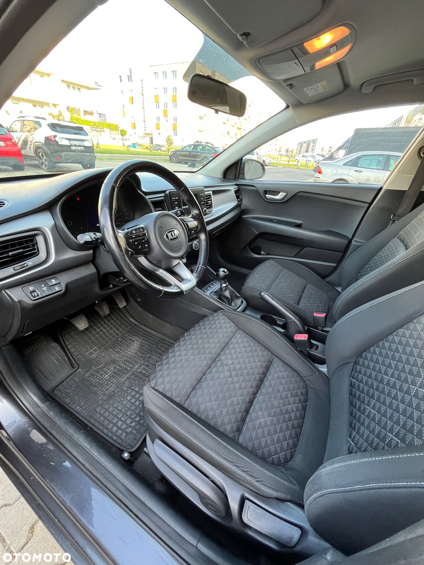 Kia Rio 1.2 L - 22