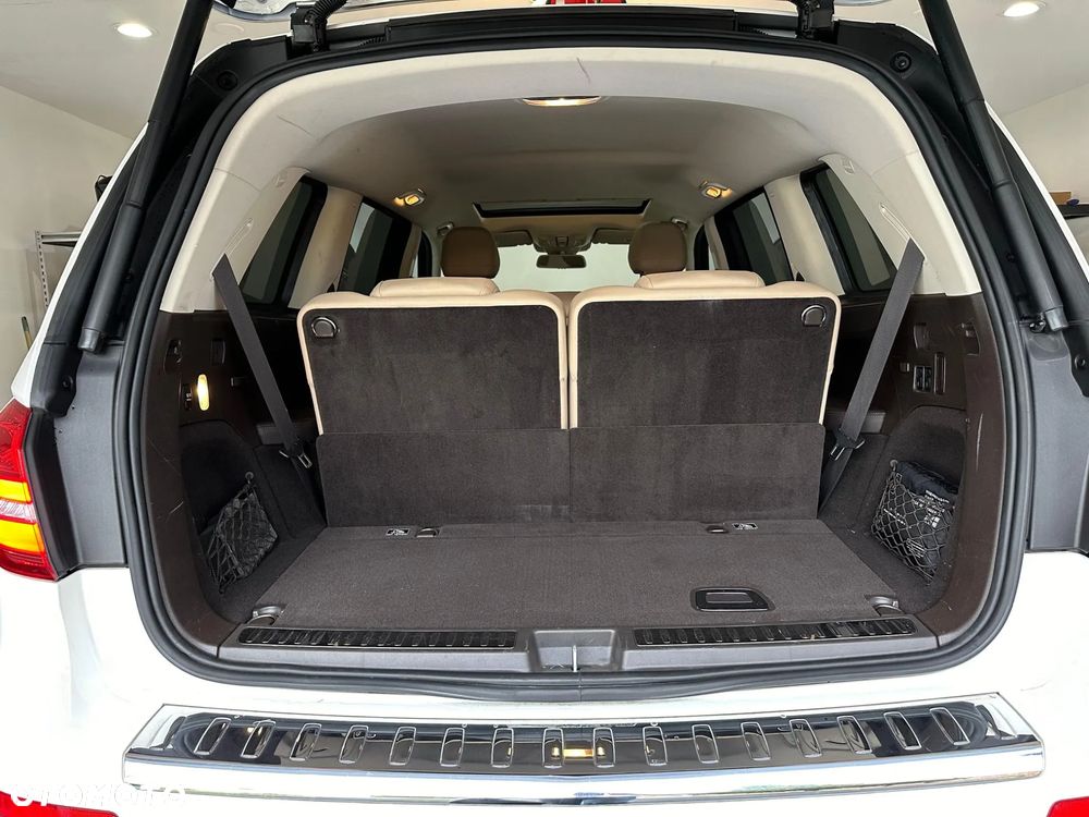 Mercedes-Benz GLS - 38