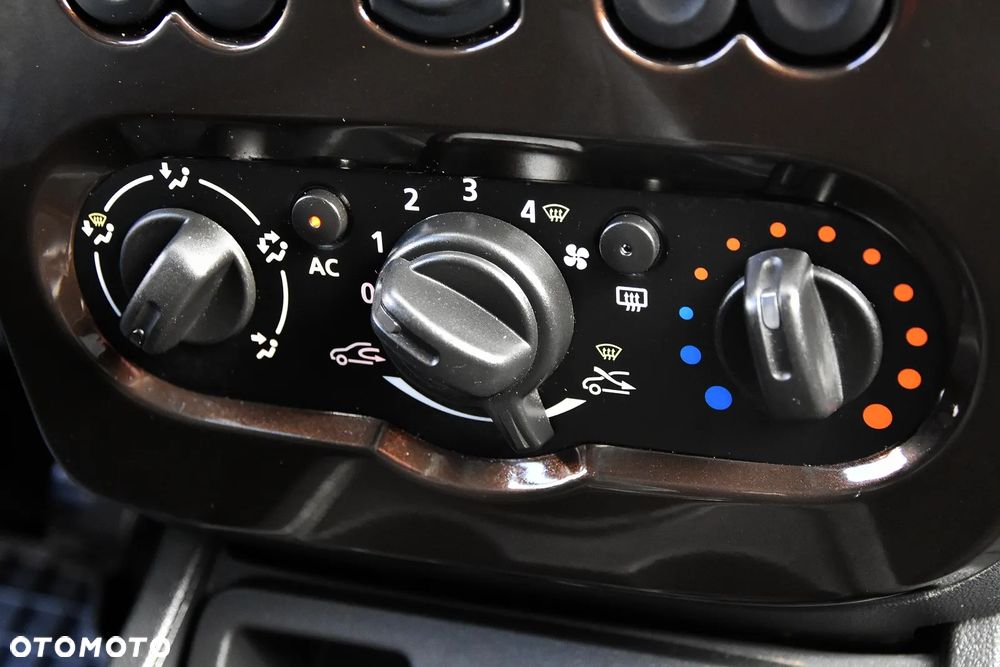 Dacia Duster 1.6 SCe Laureate S&S - 13