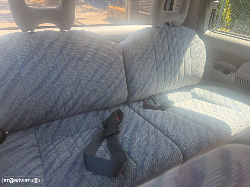 Mitsubishi Space Gear 2.5 TD GLX - 17