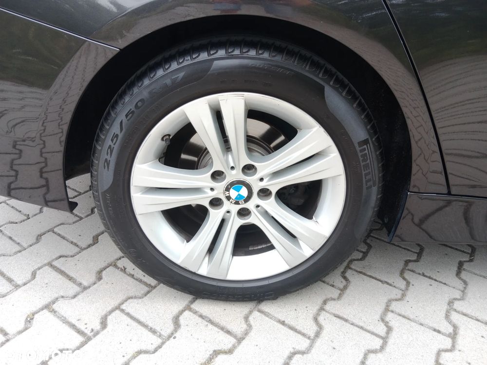 BMW Seria 3 318d Sport Line - 14