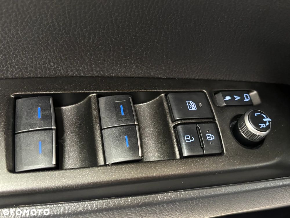 Toyota Camry 2.5 Hybrid Executive CVT - 14