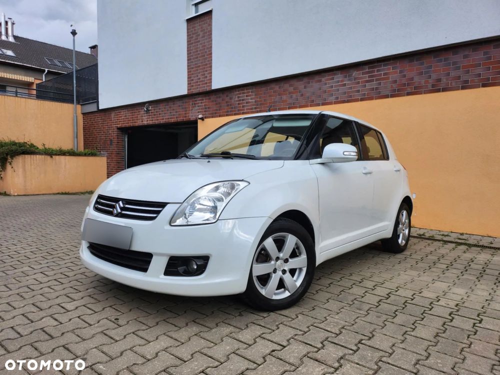 Suzuki Swift 1.3 Limited 25 - 1
