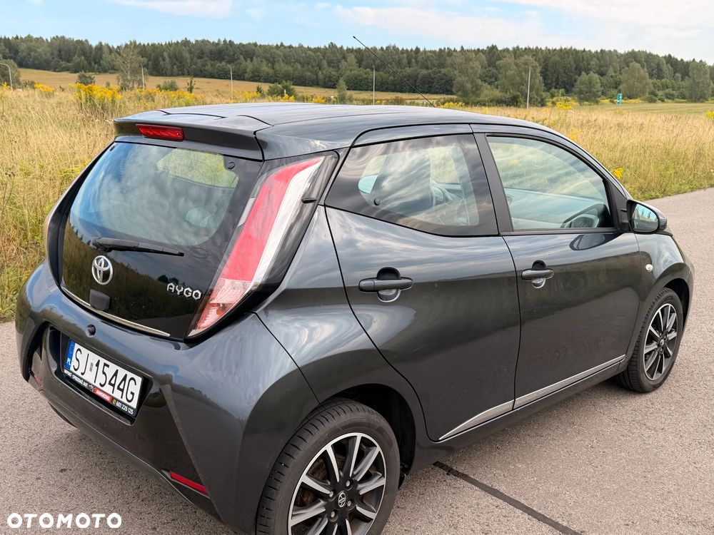 Toyota Aygo x-clusiv - 24