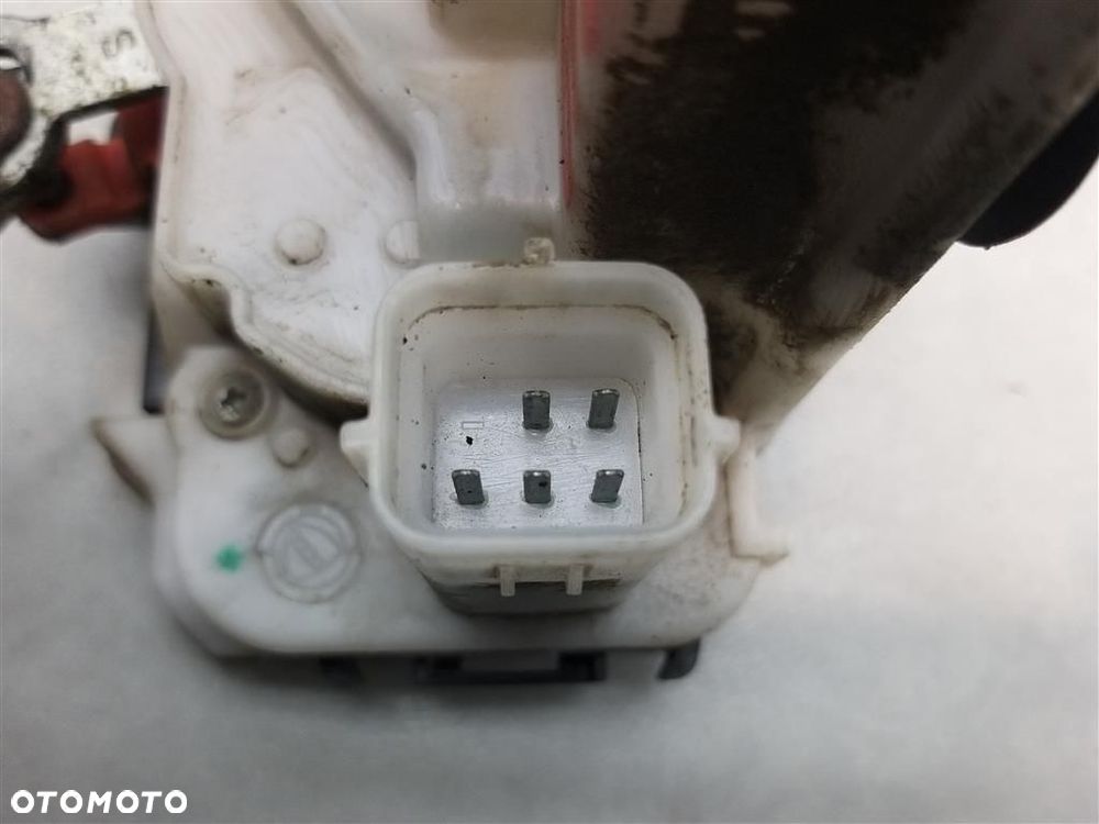 Zamek drzwi przód prawy Fiat Doblo II 2009-2014 5 PINÓW - 5