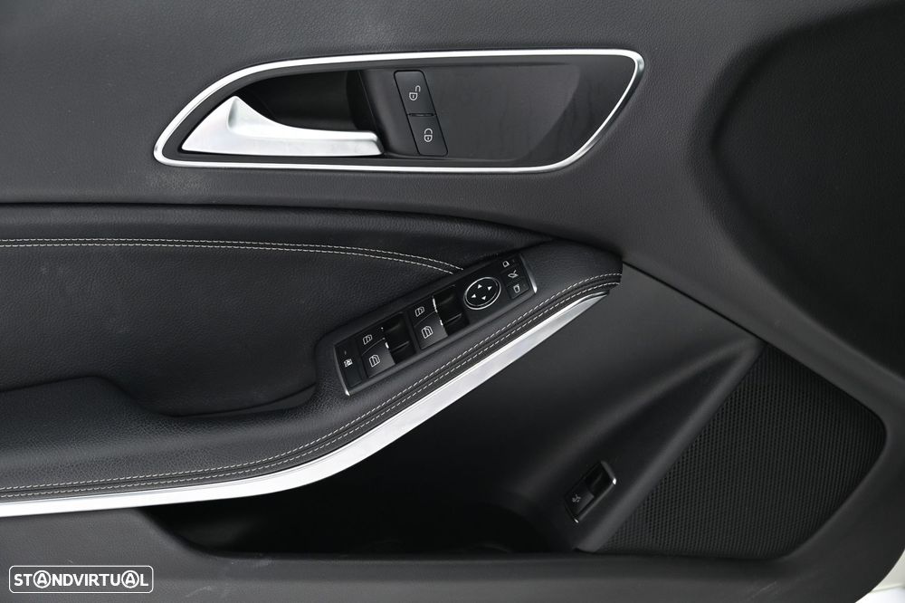 Mercedes-Benz GLA 180 d AMG Line - 22