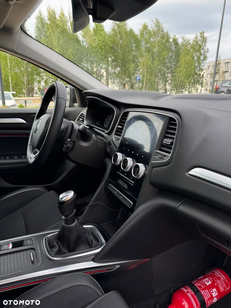 Renault Megane 1.3 TCe Intens - 27