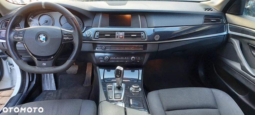 BMW Seria 5 530d xDrive - 13